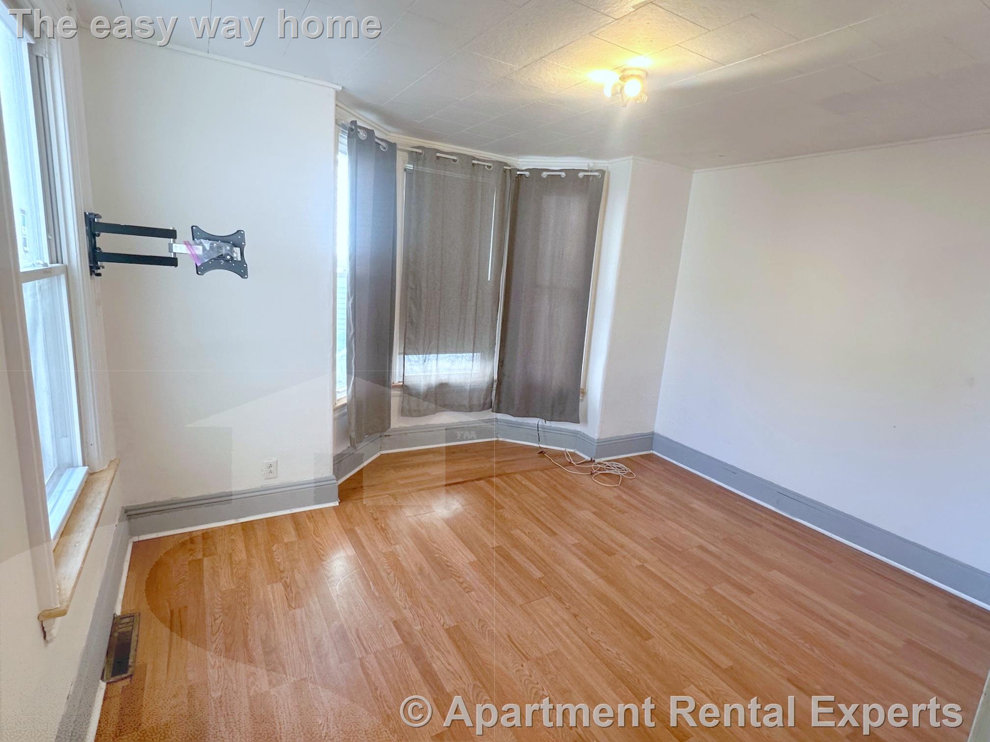 47 Harvard Ave, Tufts