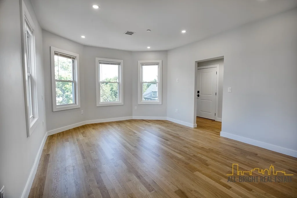 9 Wenham, Jamaica Plain