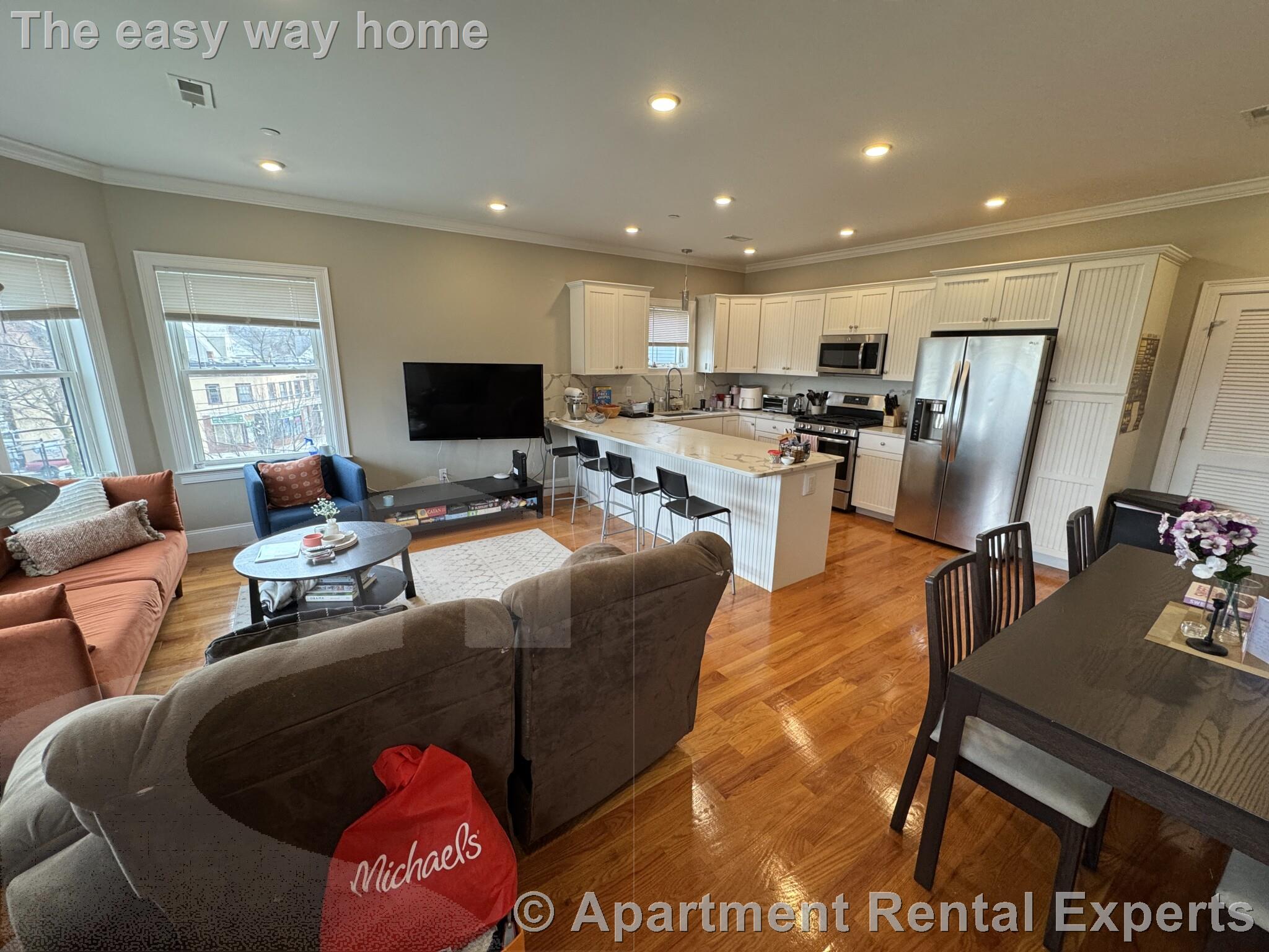 116-118 Holland St, Davis Square