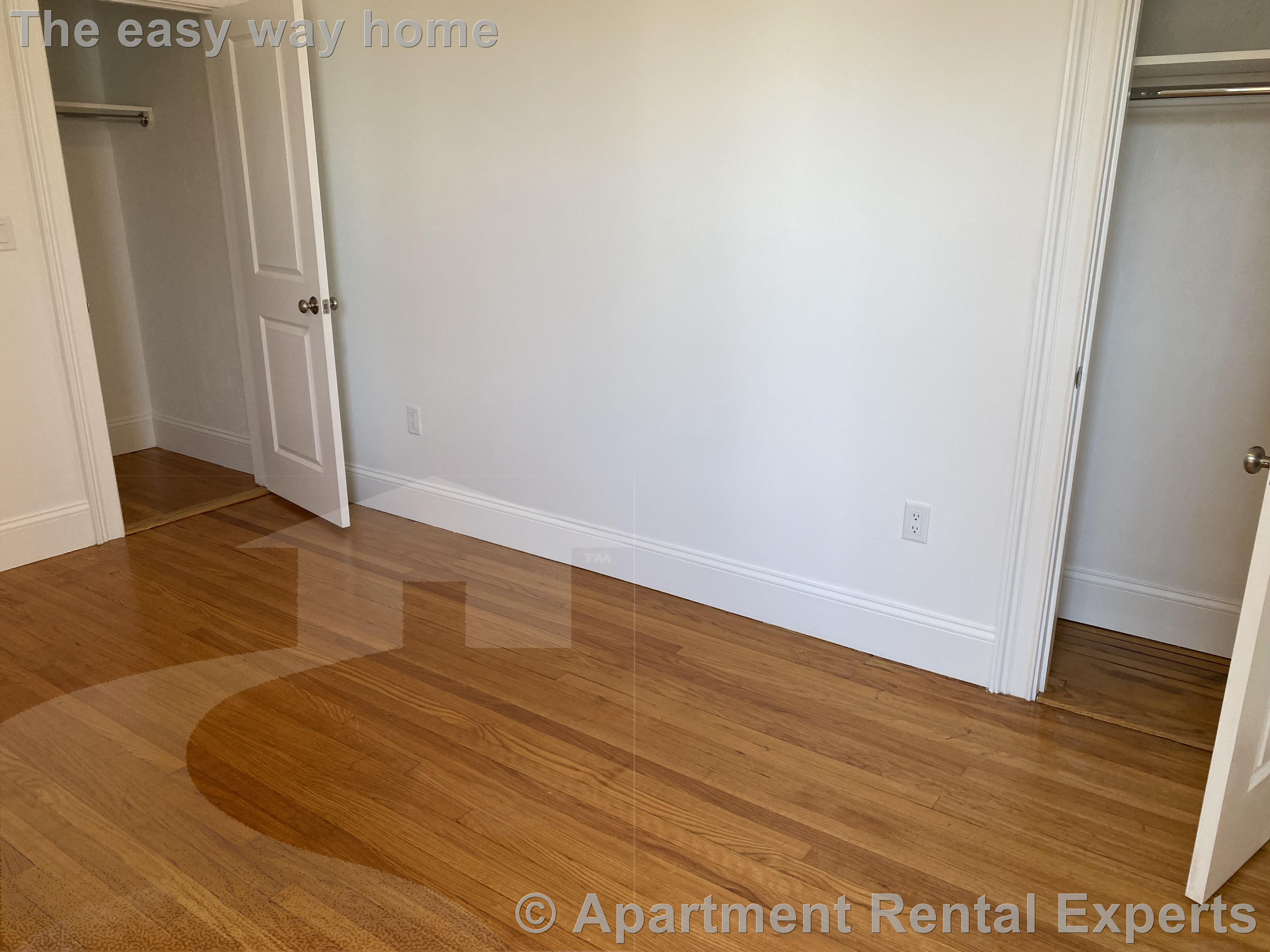 172 Maple St, Malden Center