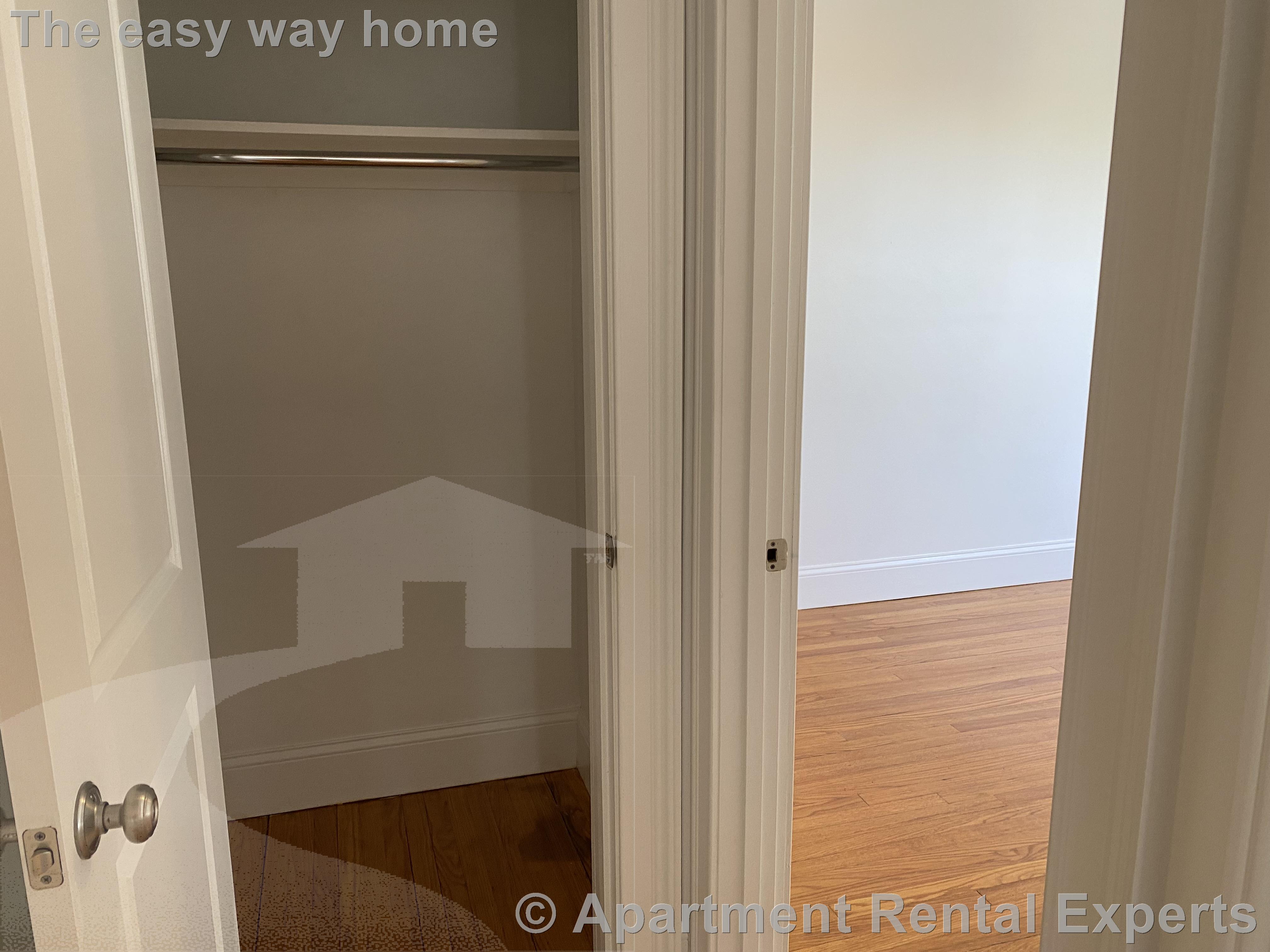 172 Maple St, Malden Center