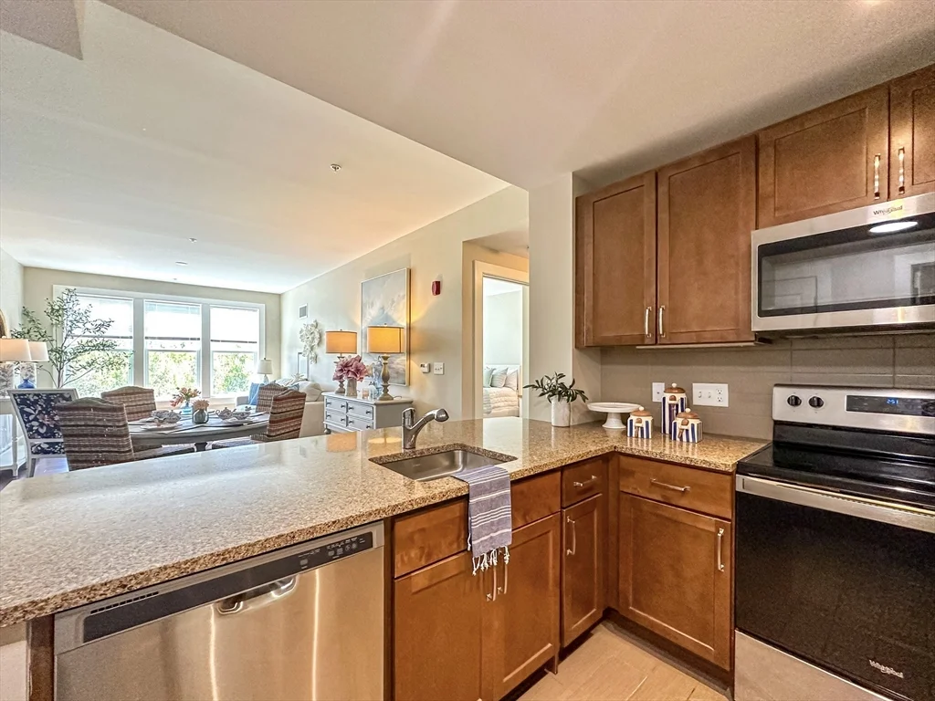 25 Stonehaven Dr, Weymouth