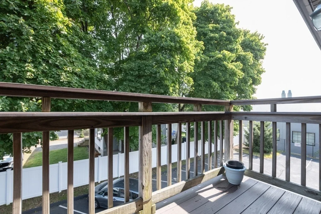 146 Willow St, Waltham
