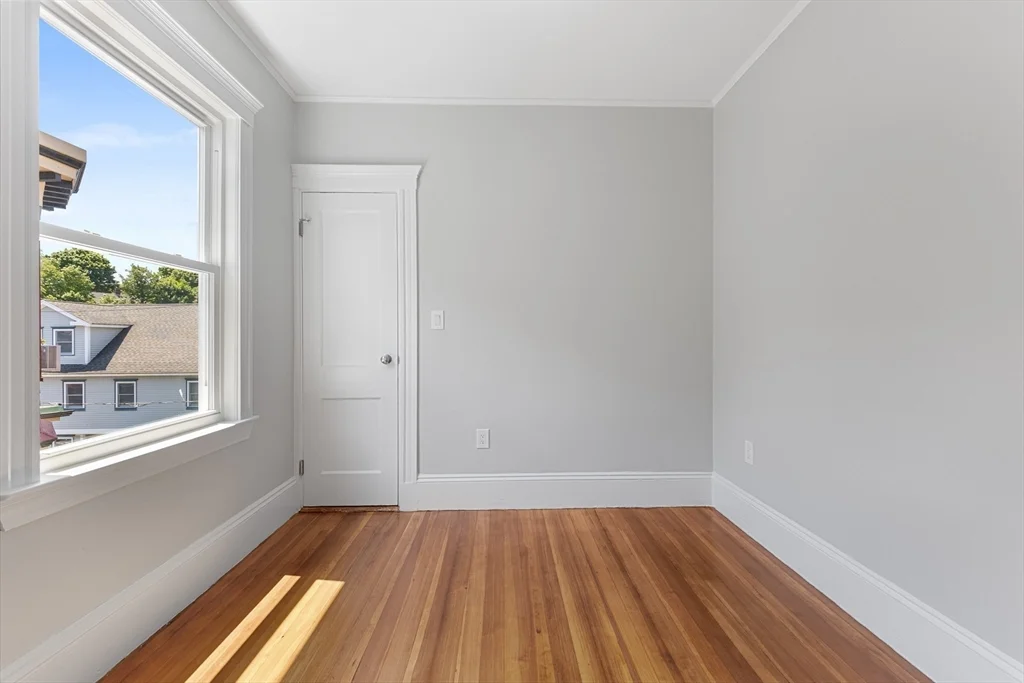 64 Bakersfield, Dorchester
