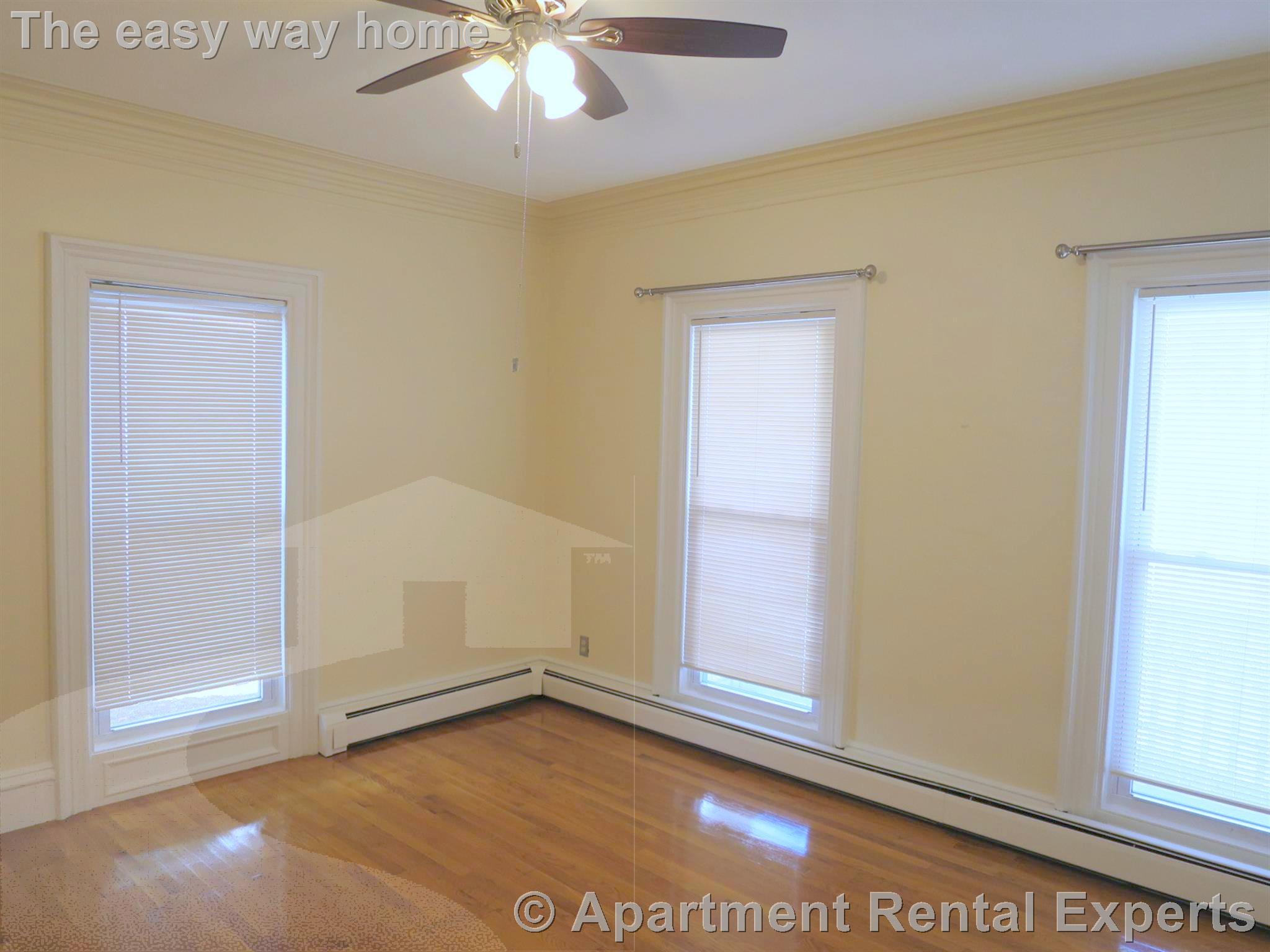 18 Meridian St, Malden Center