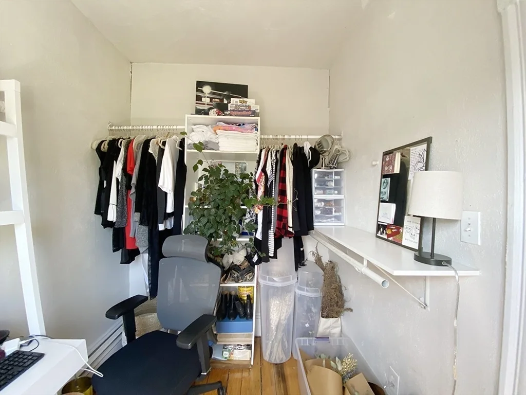 496 Sumner St, East Boston