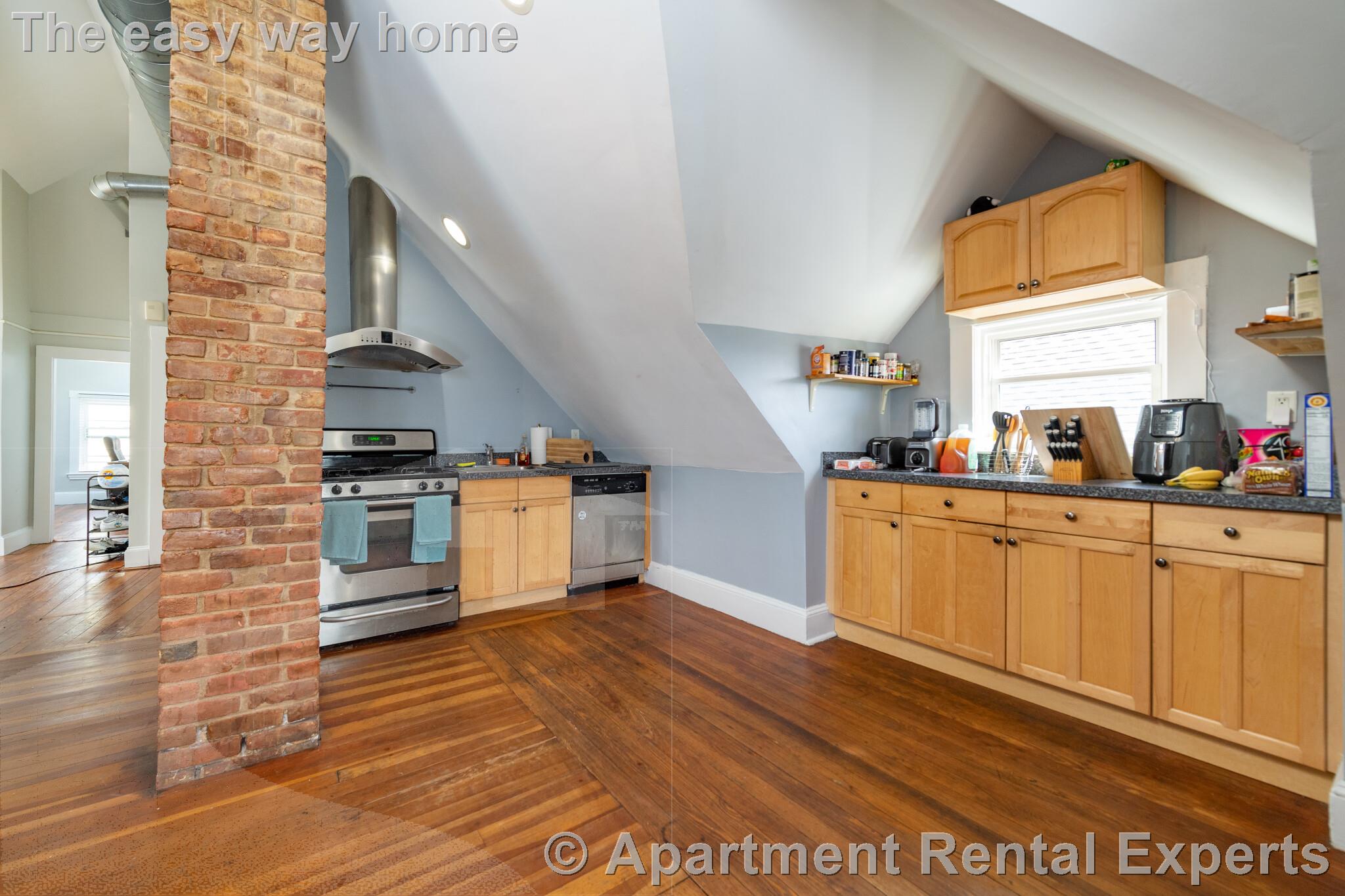 98 Elm St, Porter Square