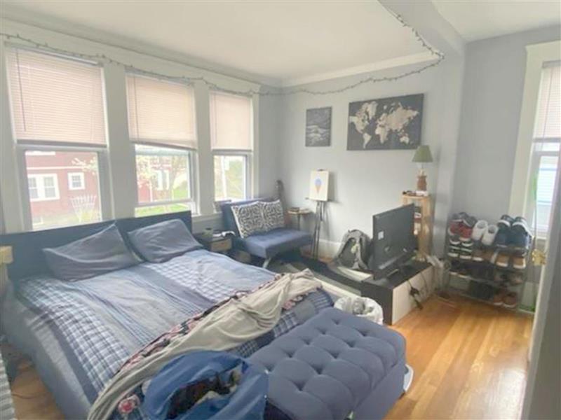 76 Hooker Ave, West Somerville