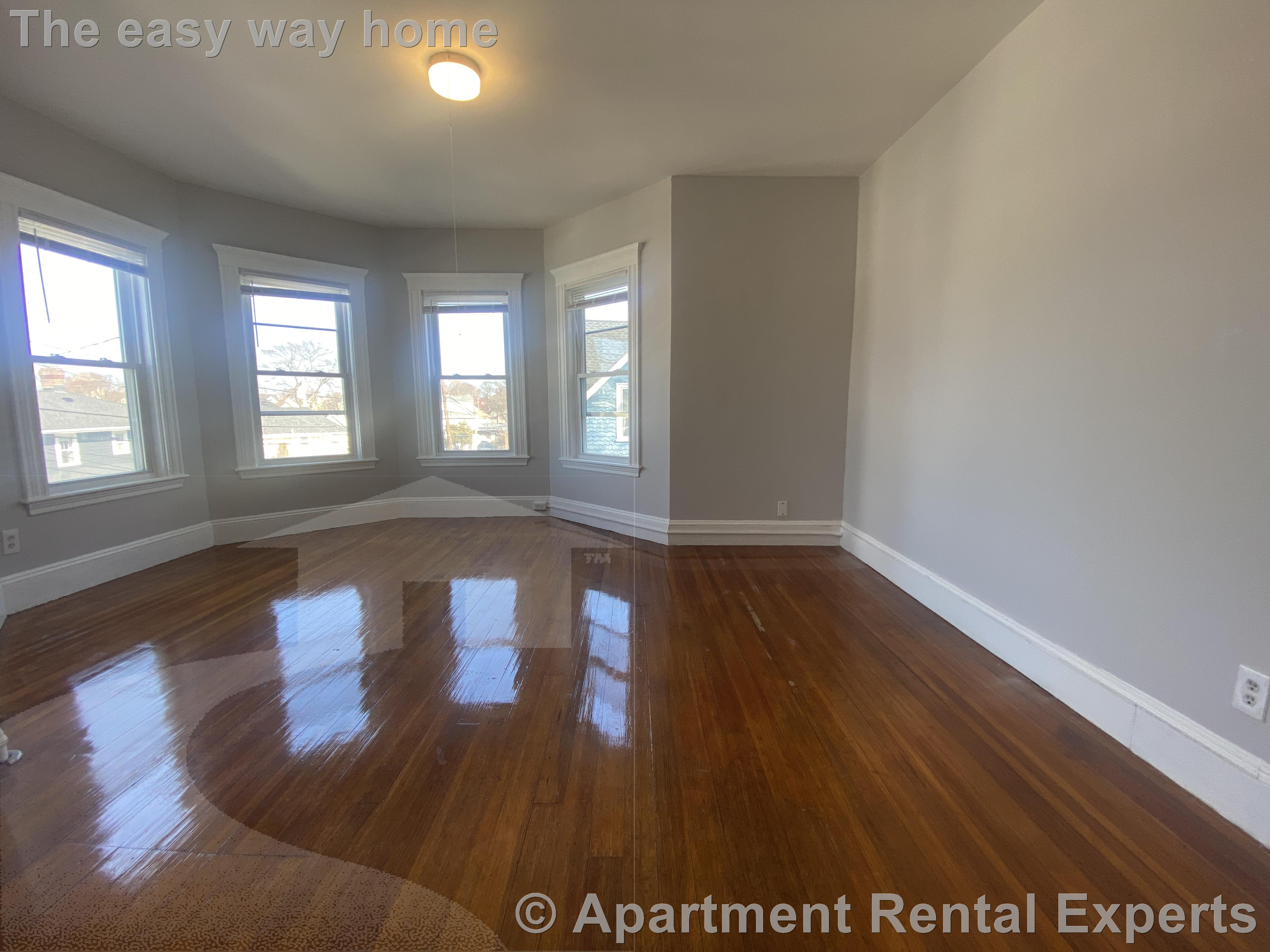 22 Adams St, Winthrop