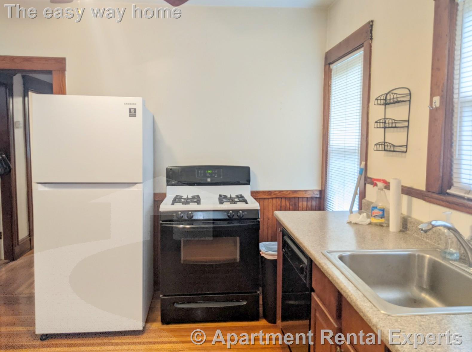 19 Leonard St, Davis Square