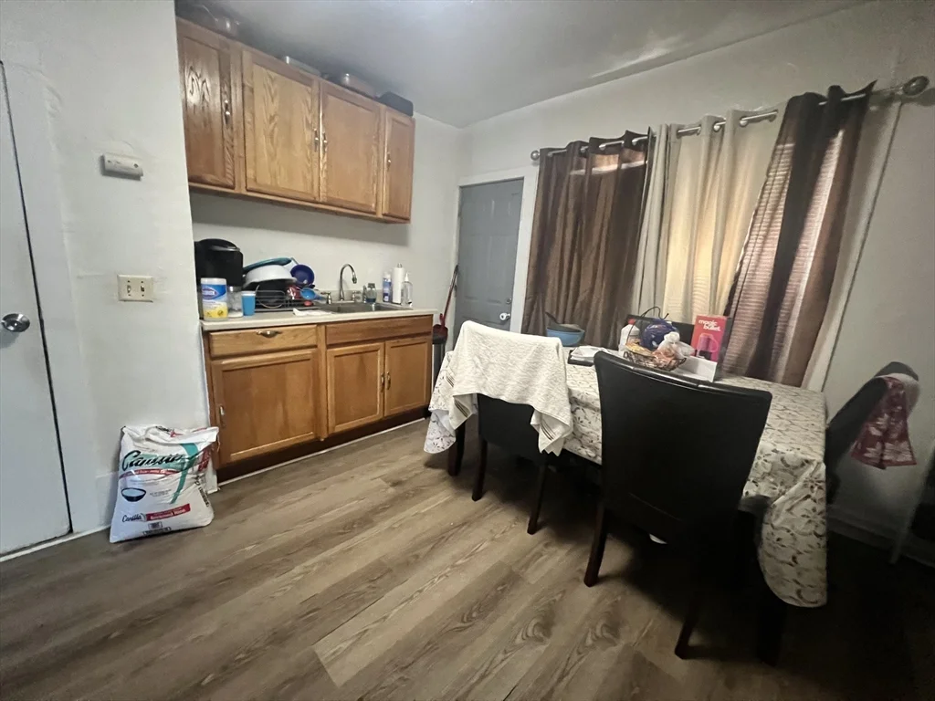 75 Intervale, Brockton