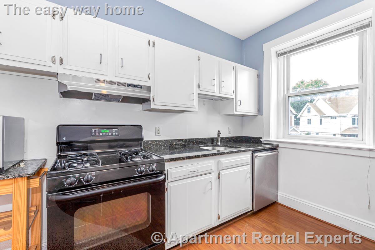 457 Washington St, Newtonville