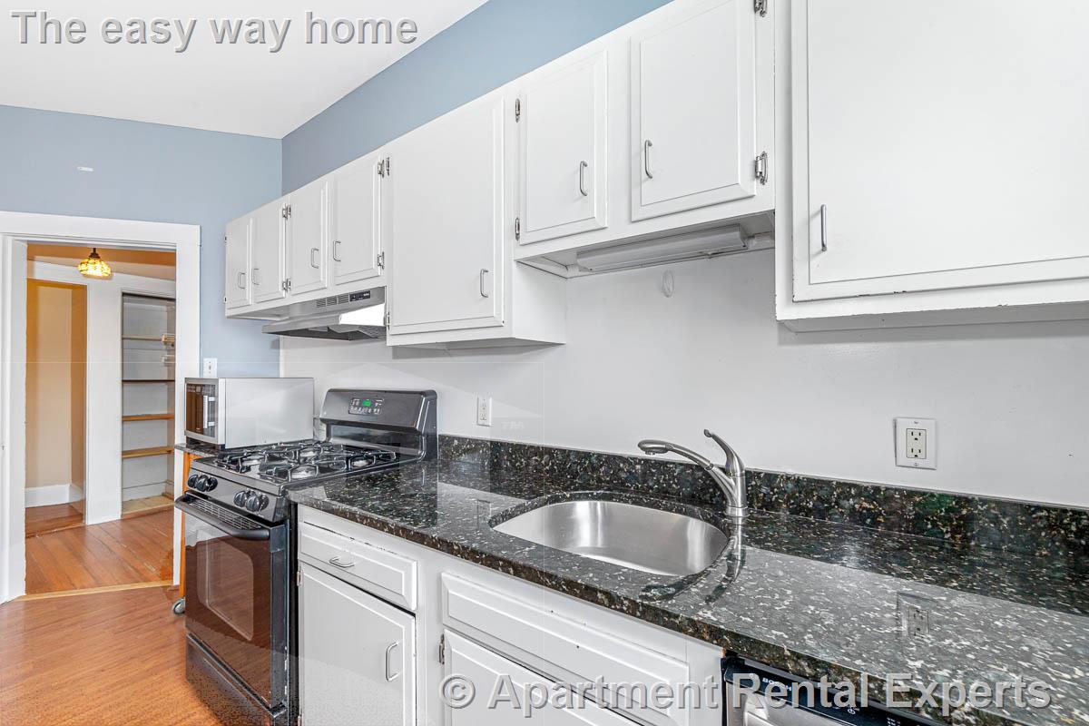 457 Washington St, Newtonville