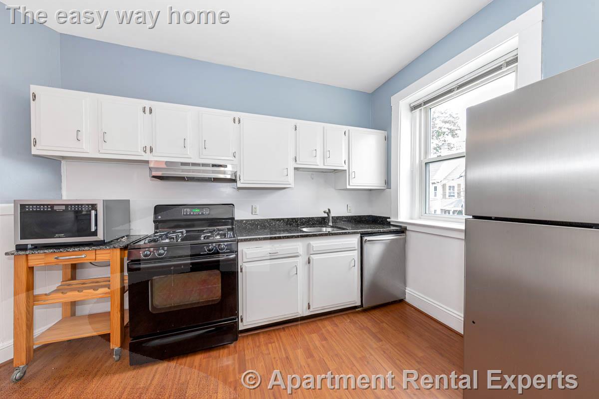 457 Washington St, Newtonville