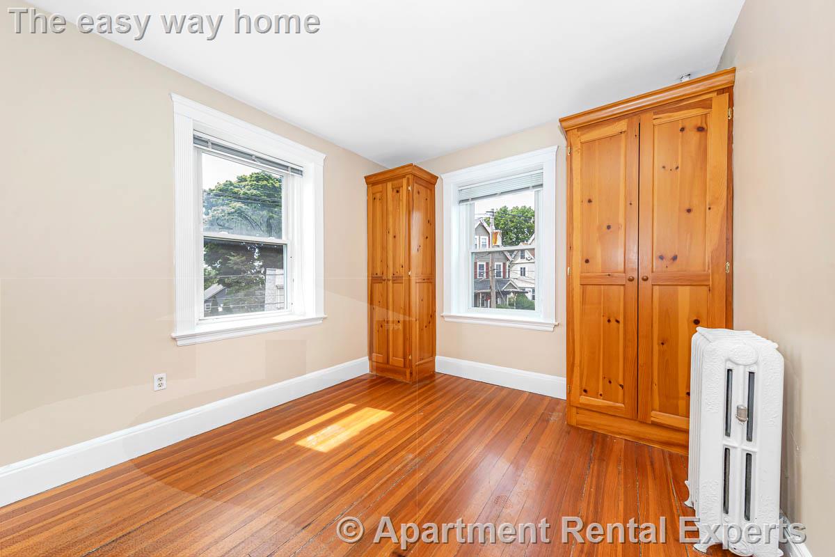 457 Washington St, Newtonville