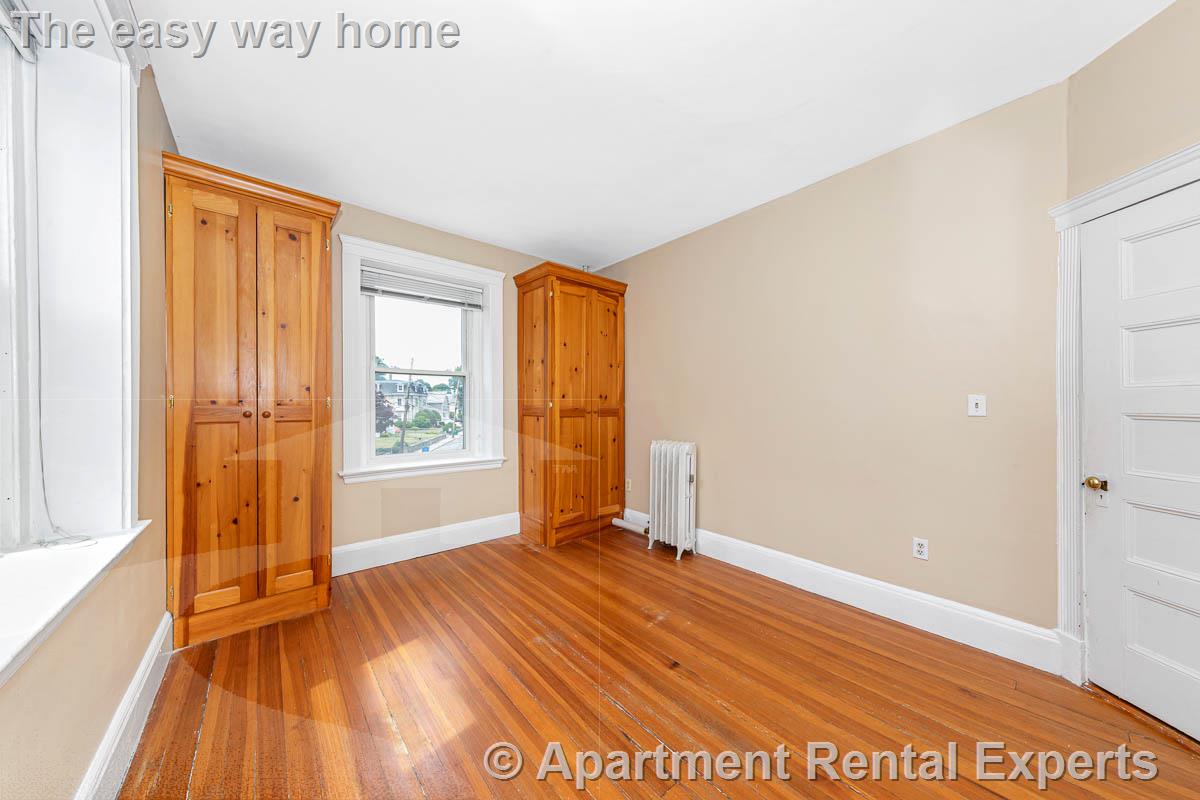 457 Washington St, Newtonville