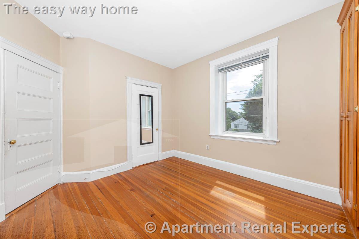 457 Washington St, Newtonville