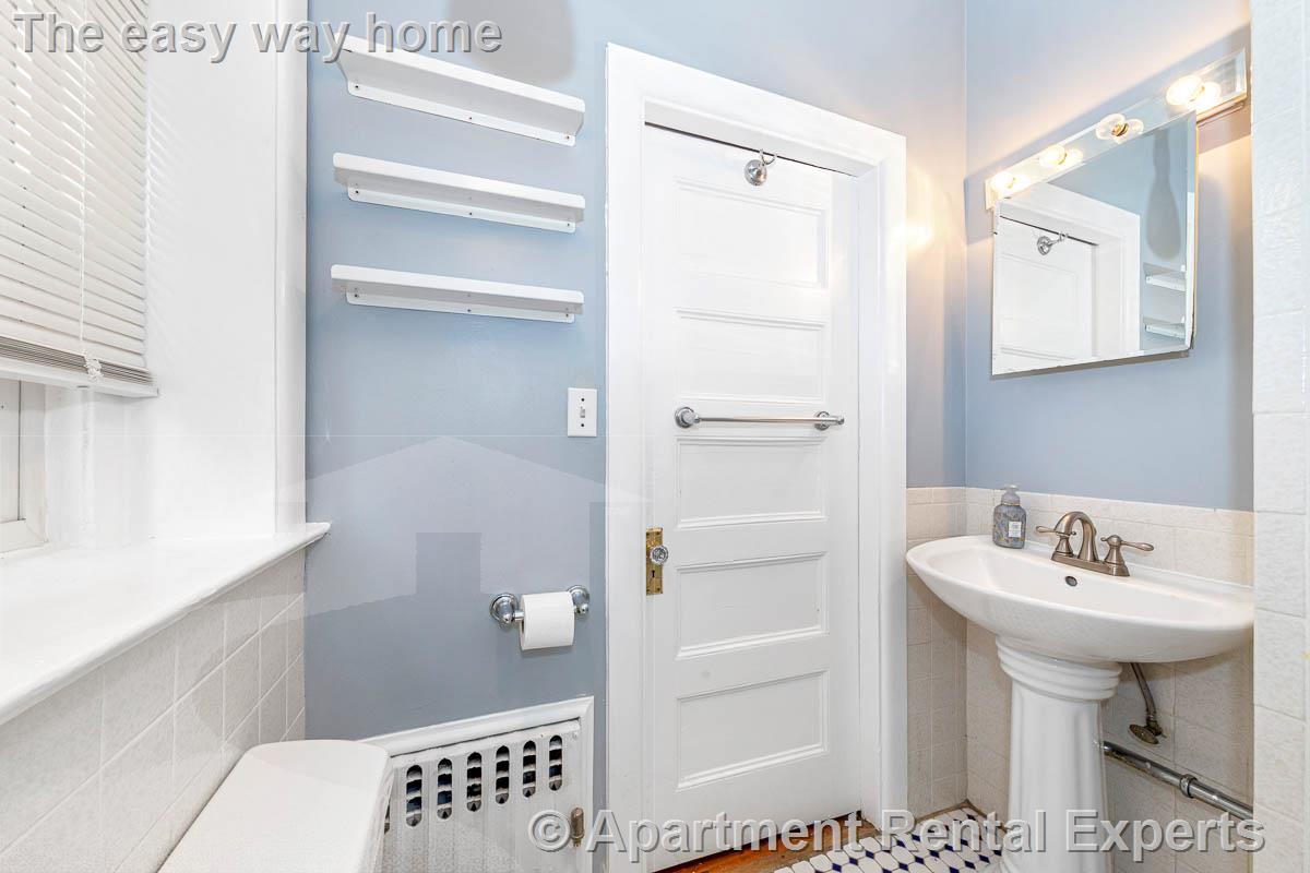 457 Washington St, Newtonville