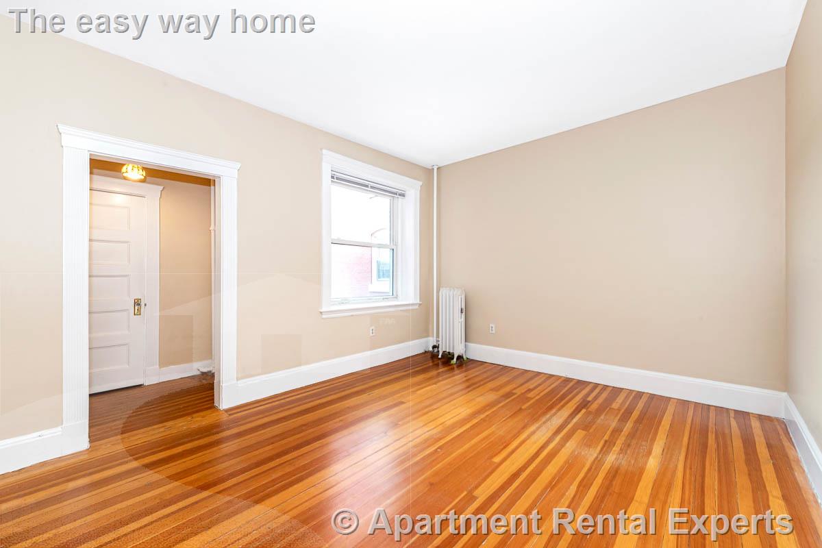 457 Washington St, Newtonville