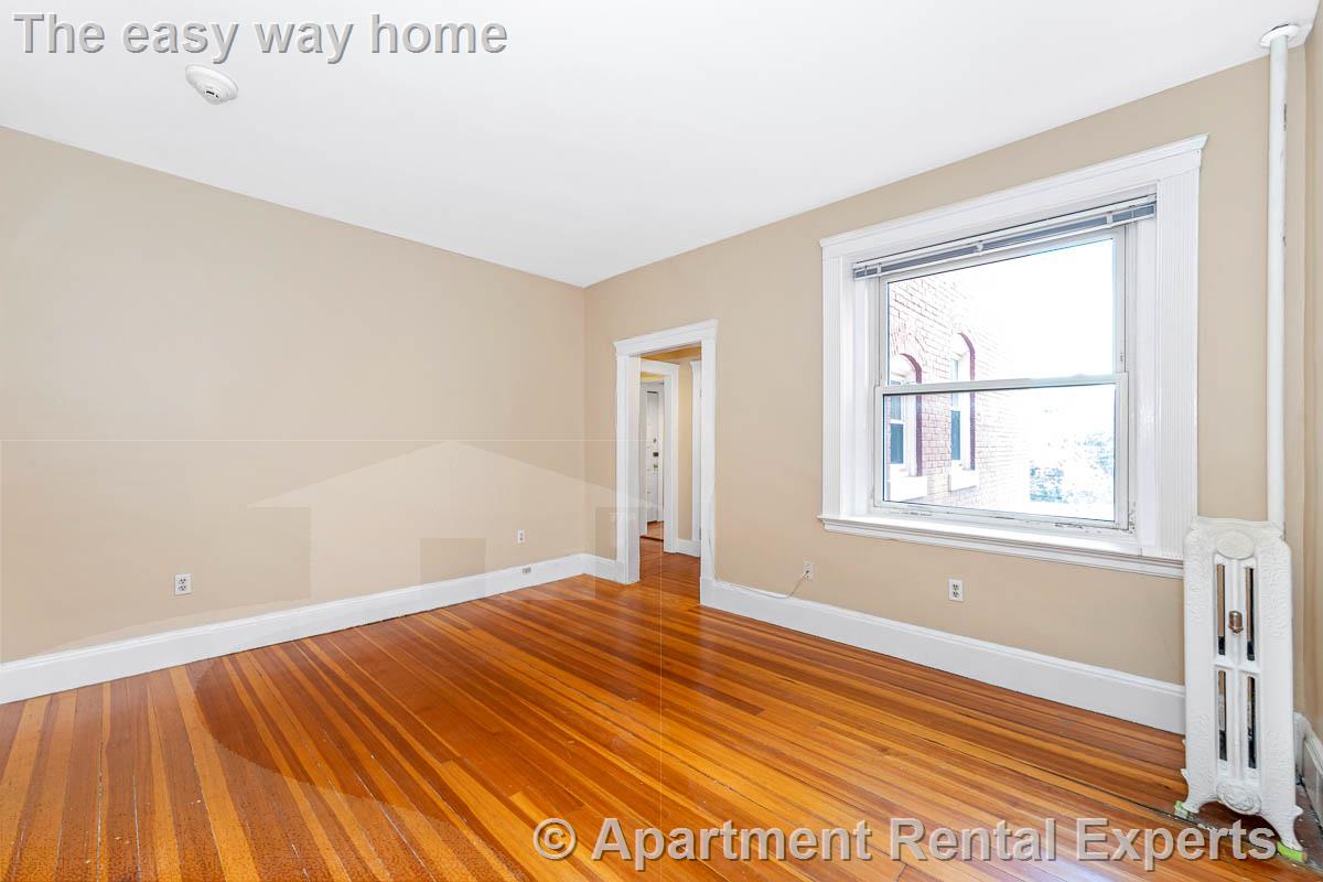 457 Washington St, Newtonville