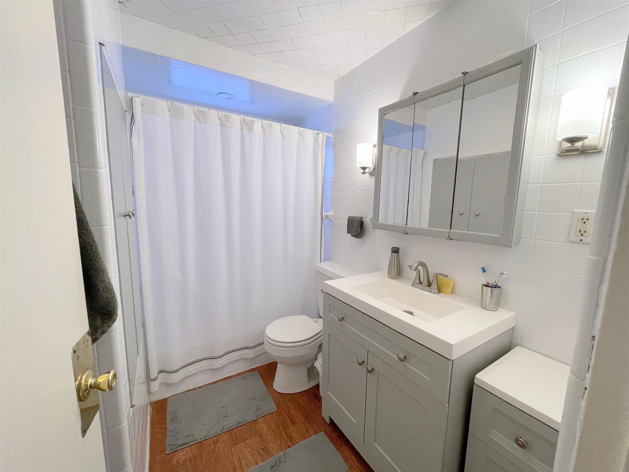 88 Bristol Rd, Medford