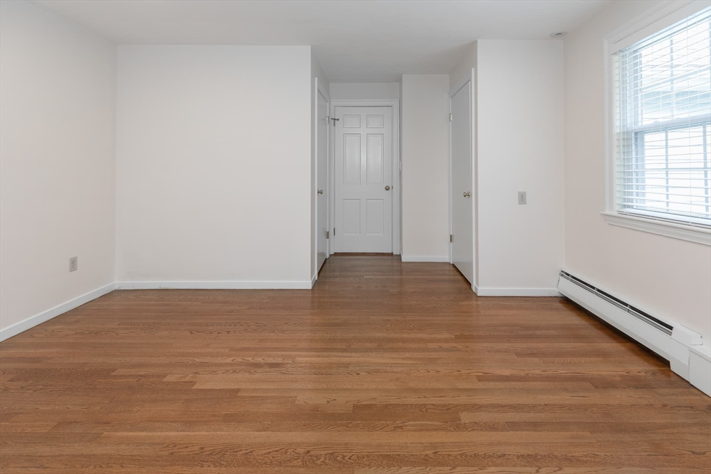 22 Bradford Rd, Weston