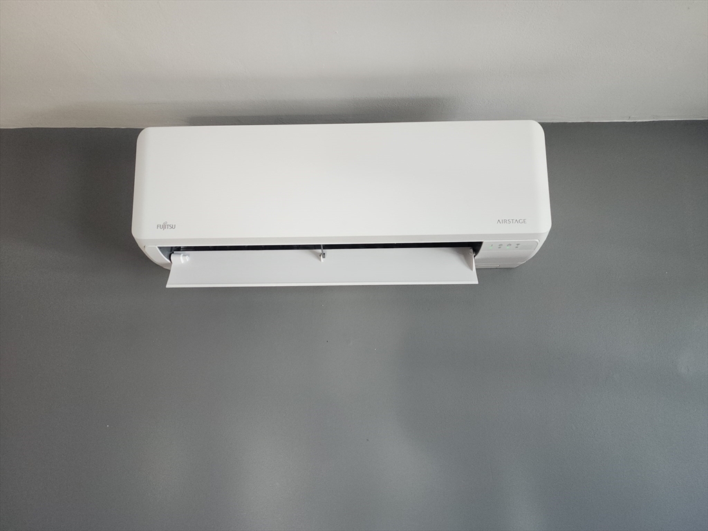 23 Brewster Rd, Weymouth