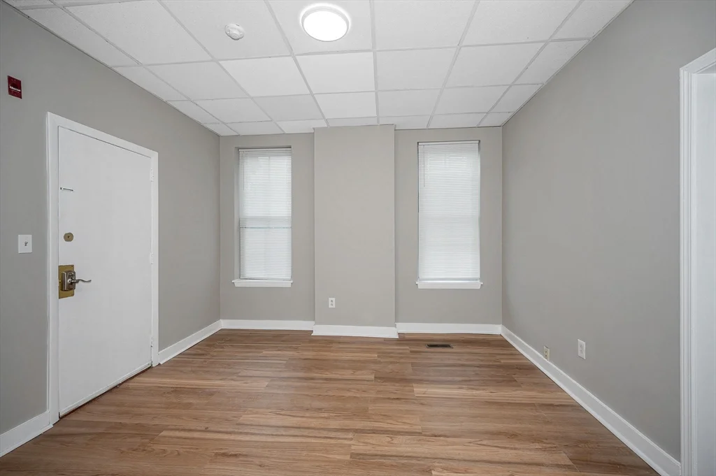 90 Appleton St, Lowell