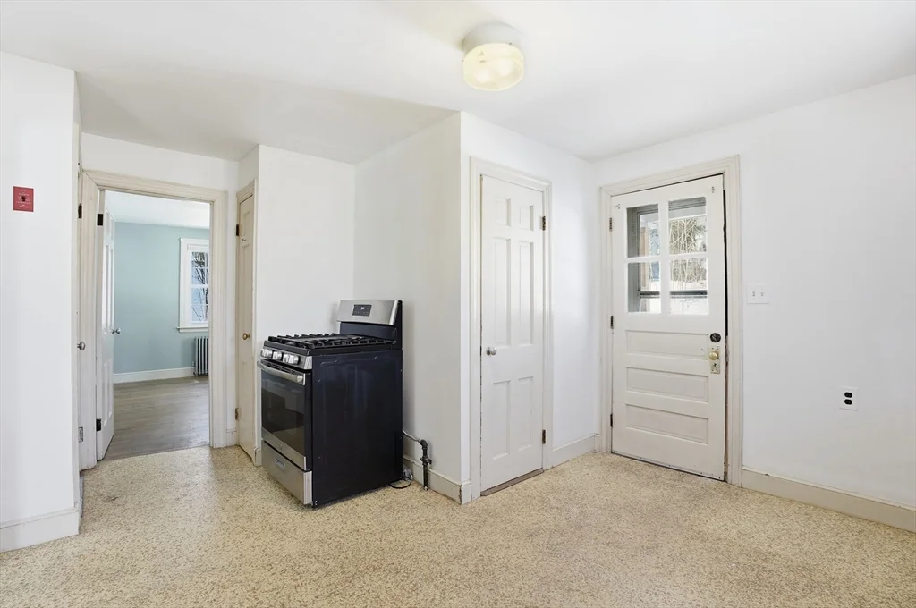 12 Cardinal Rd, Tatnuck