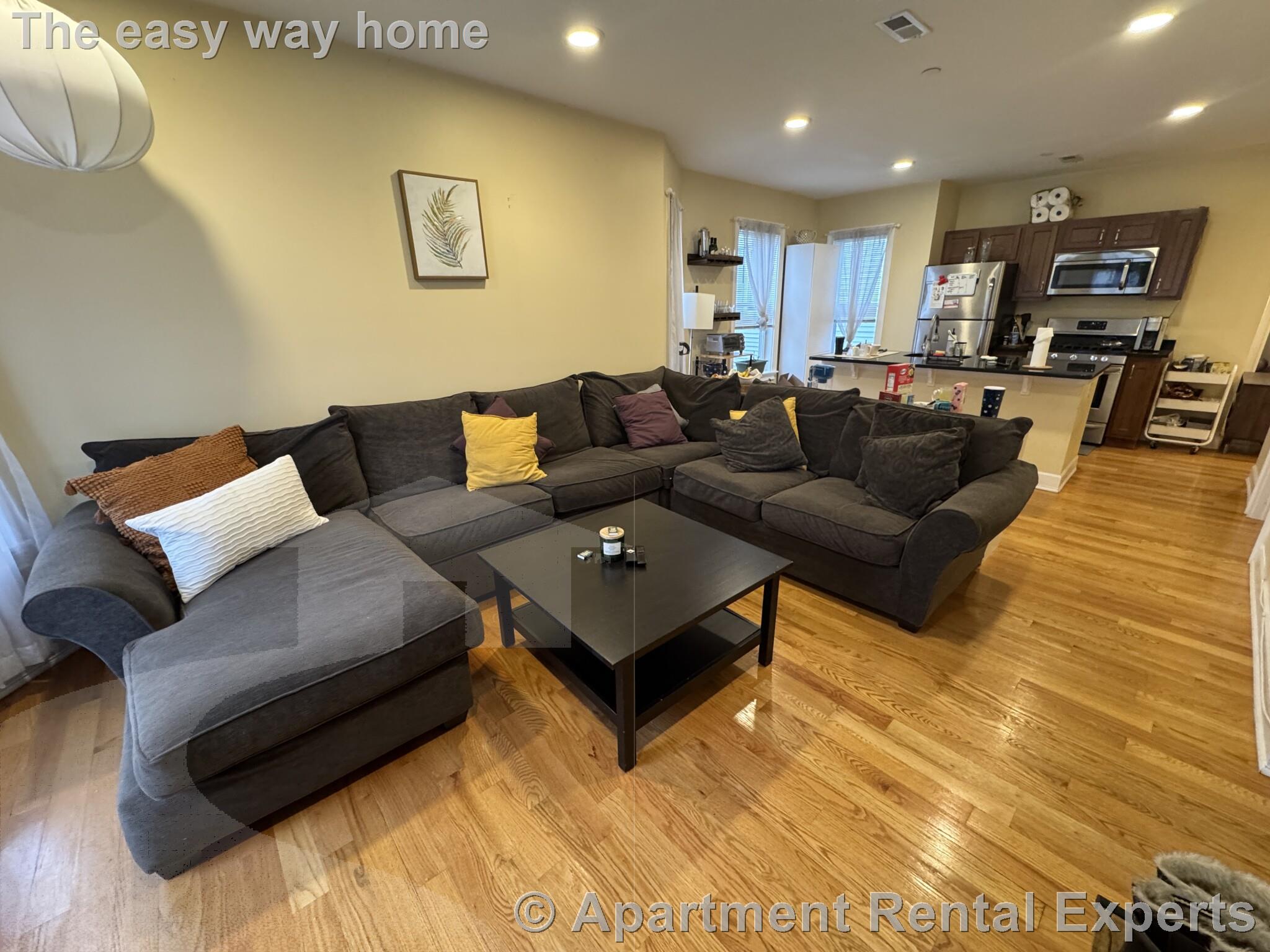 10 Jay St, Davis Square