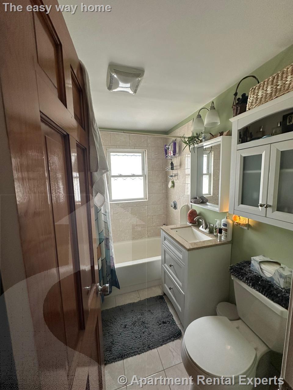 21 Ashland St, Malden Center