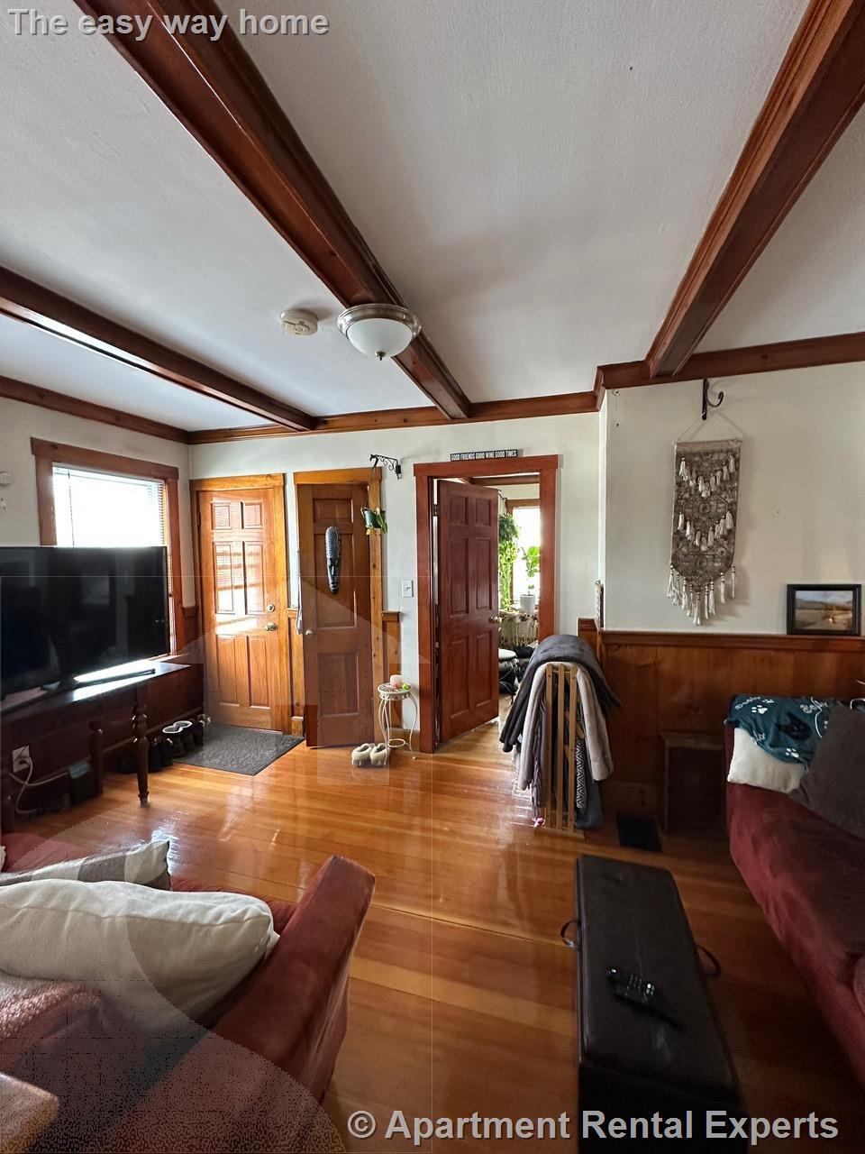 21 Ashland St, Malden Center