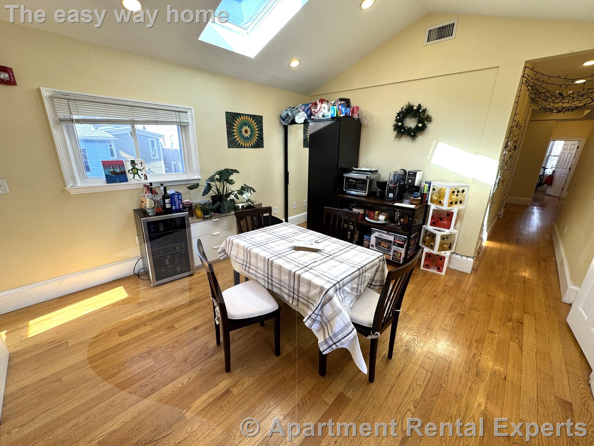 208 Holland St, Davis Square