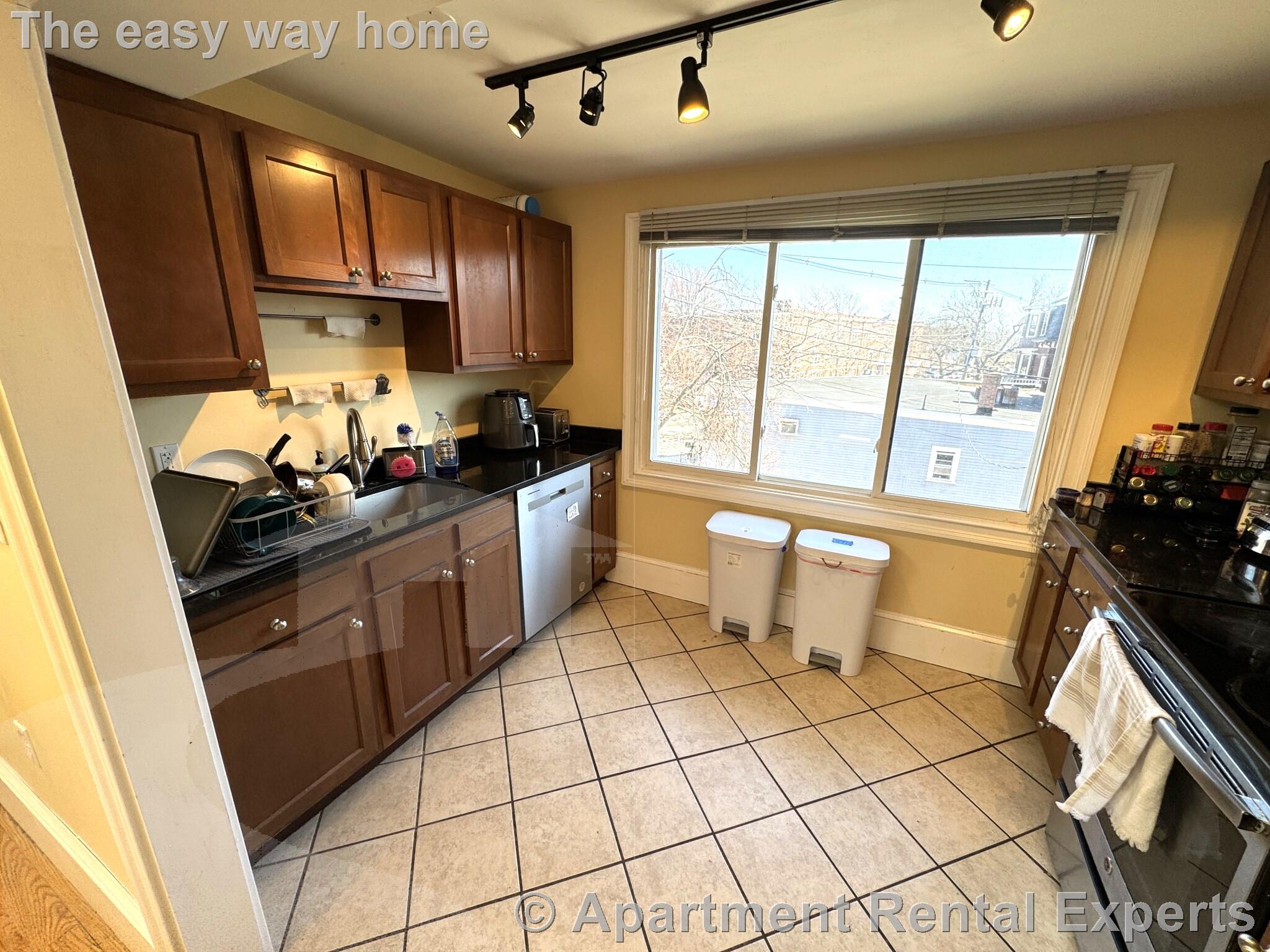 208 Holland St, Davis Square