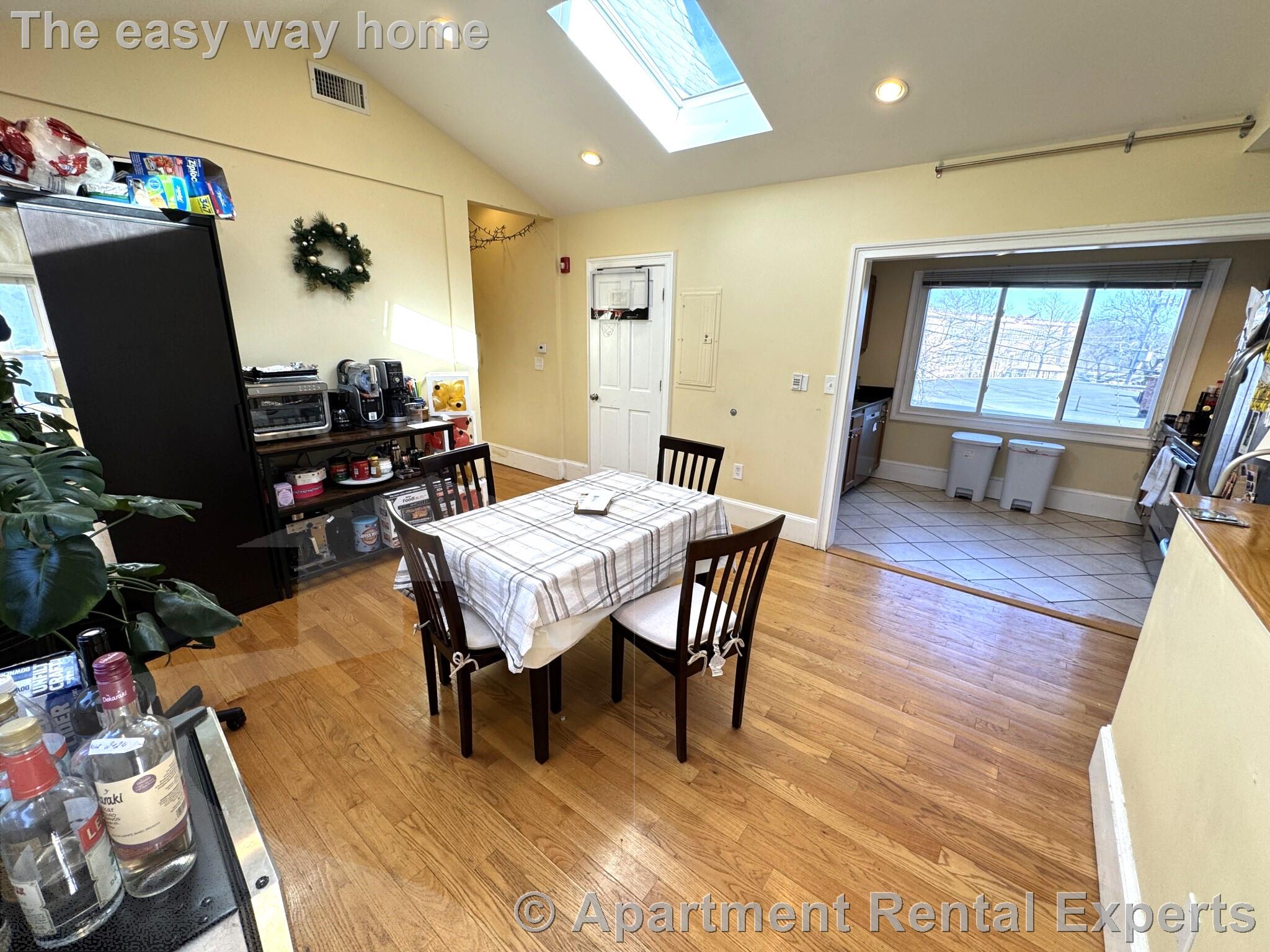 208 Holland St, Davis Square