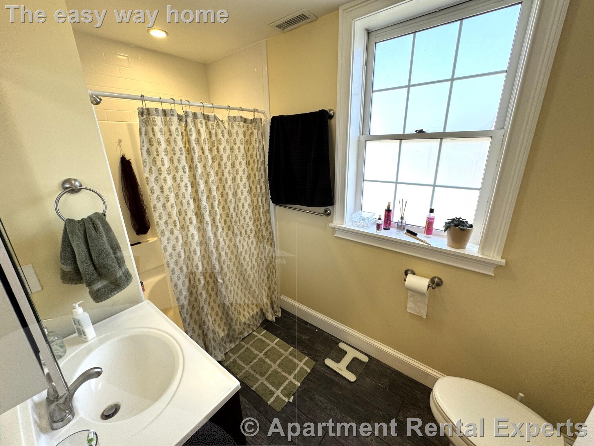 208 Holland St, Davis Square