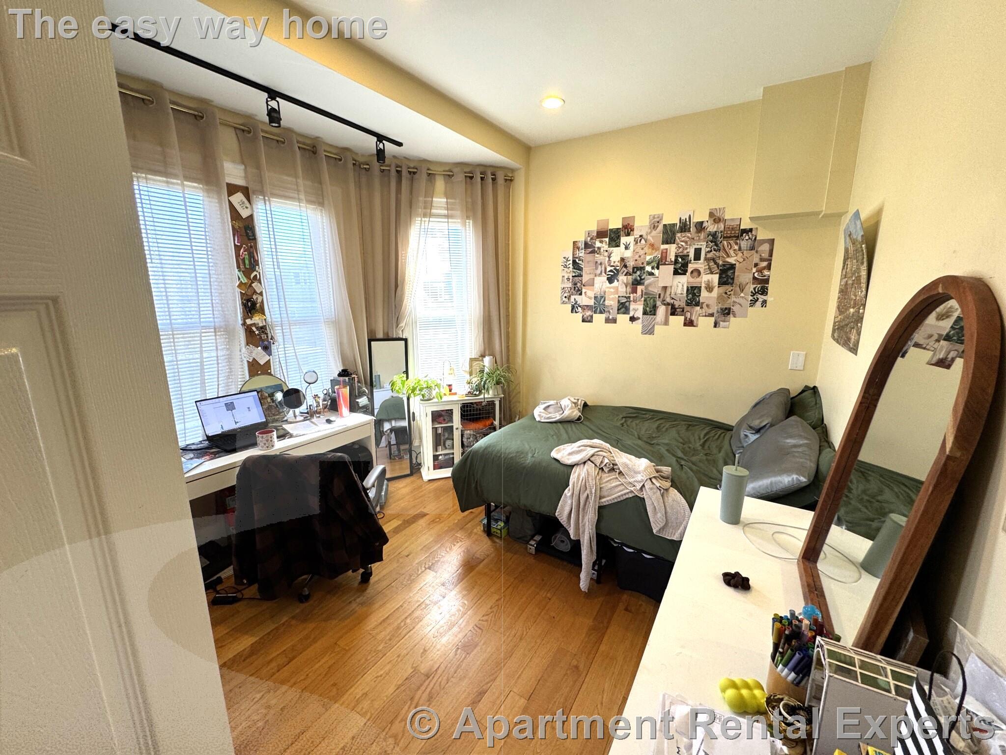 208 Holland St, Davis Square