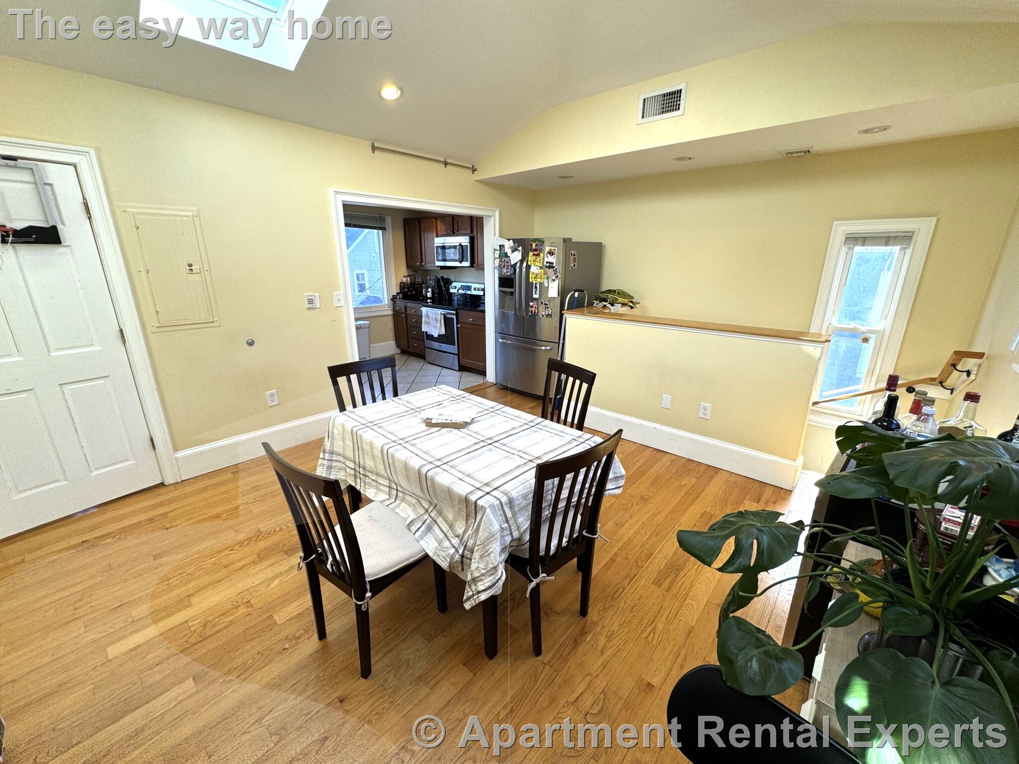 208 Holland St, Davis Square