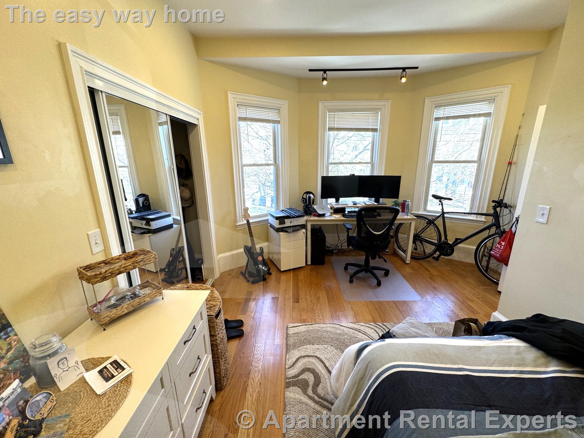 208 Holland St, Davis Square