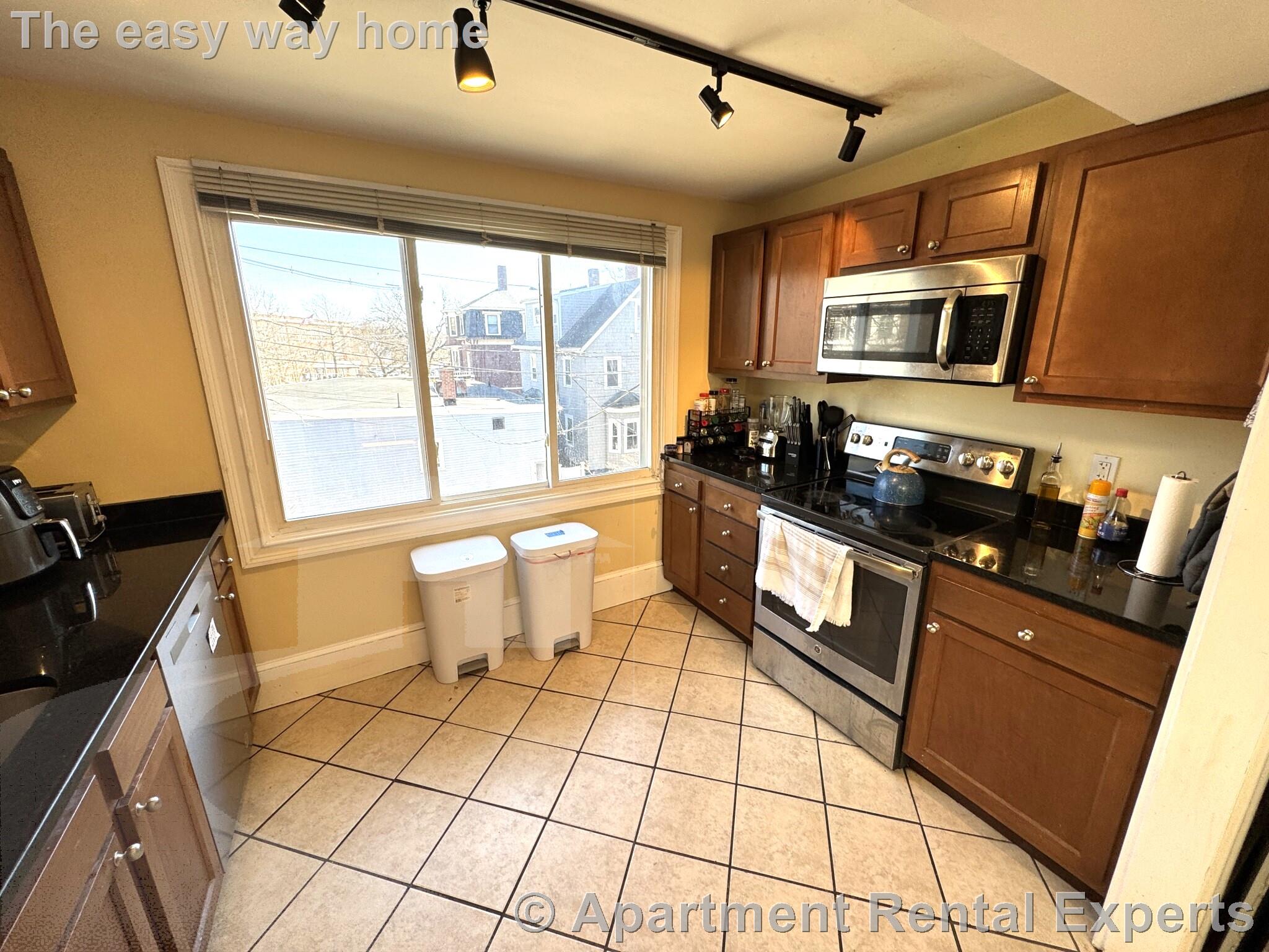 208 Holland St, Davis Square