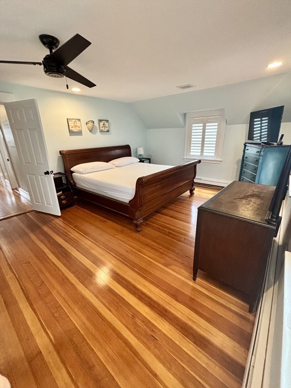 86 Manomet Ave, Hull