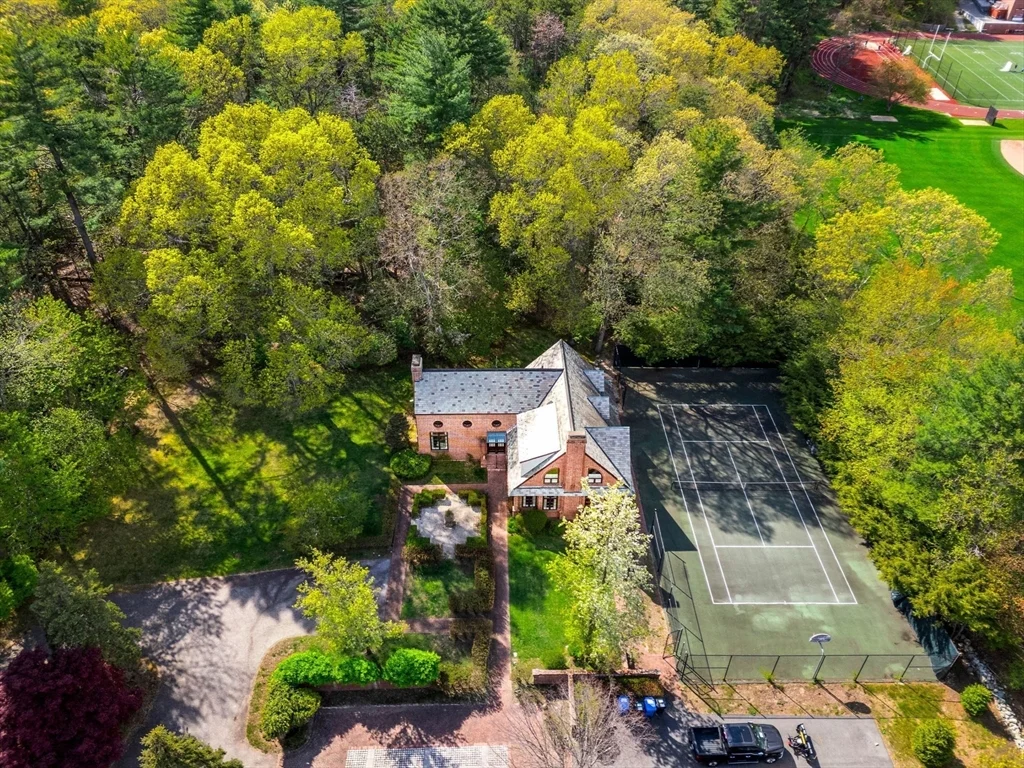 110 Juniper Rd, Belmont
