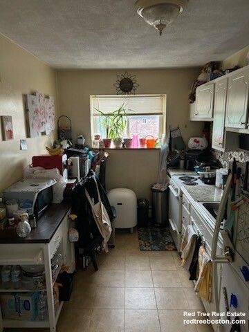 33 Westgate Rd, Chestnut Hill