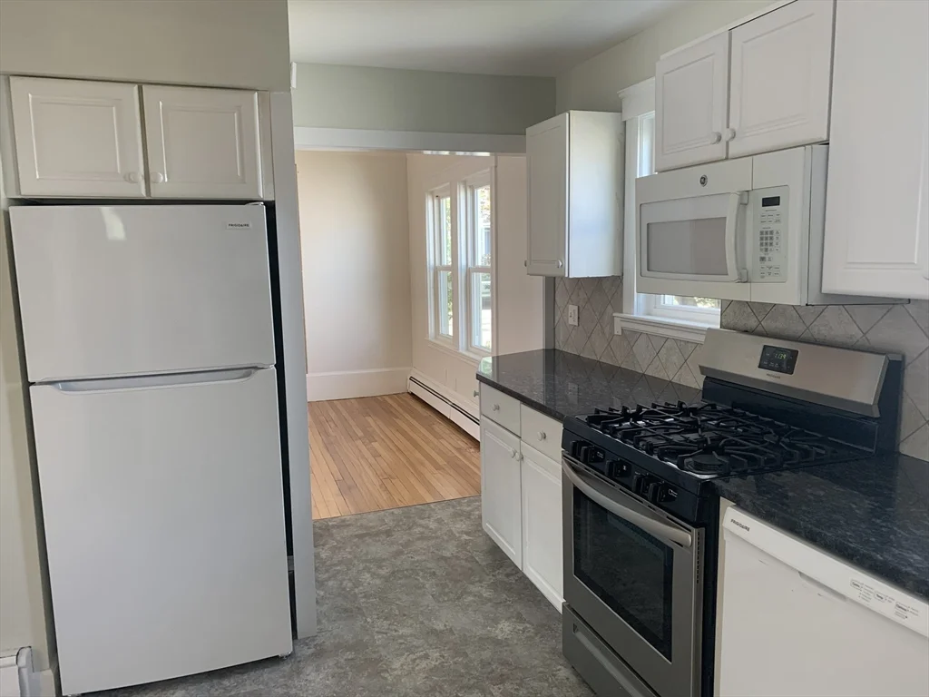 17 Hamblin Rd, South Waltham