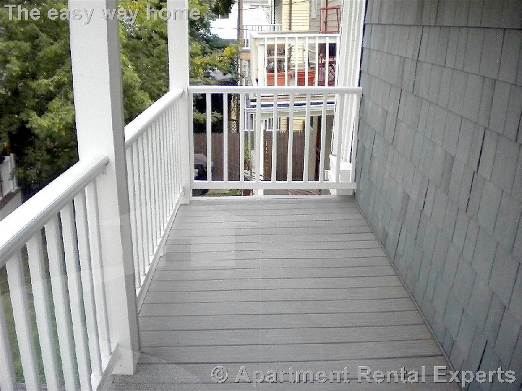 19 Leonard St, Davis Square