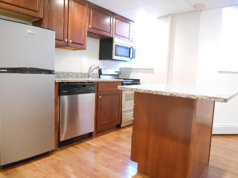 42 Strathmore Rd, Brighton