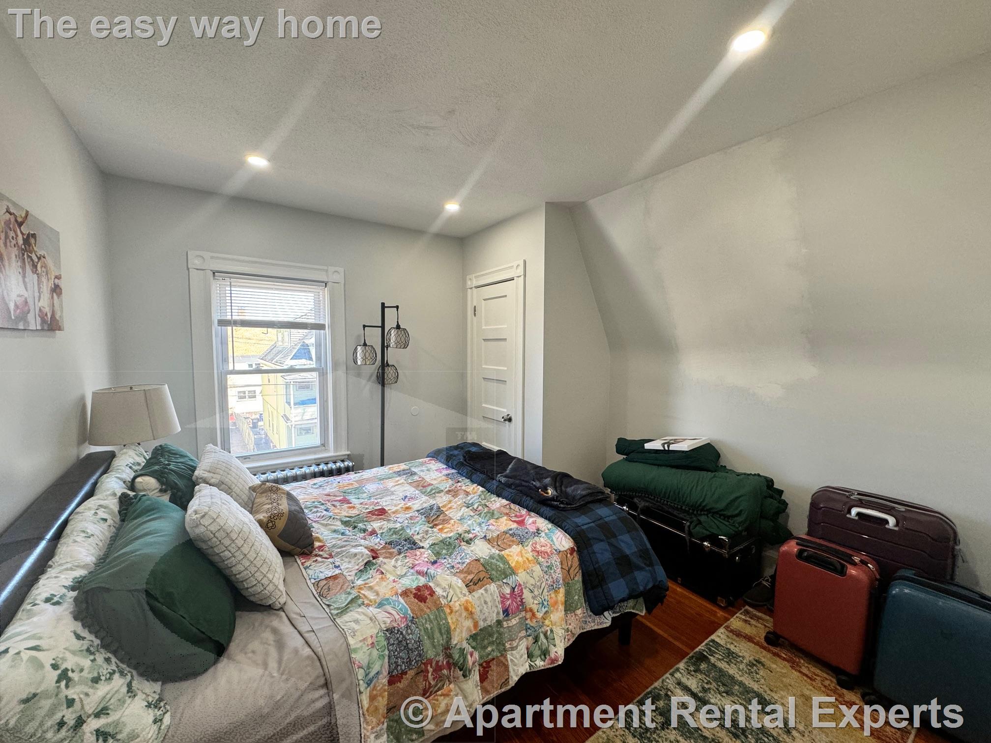 148 Willow Ave, Davis Square