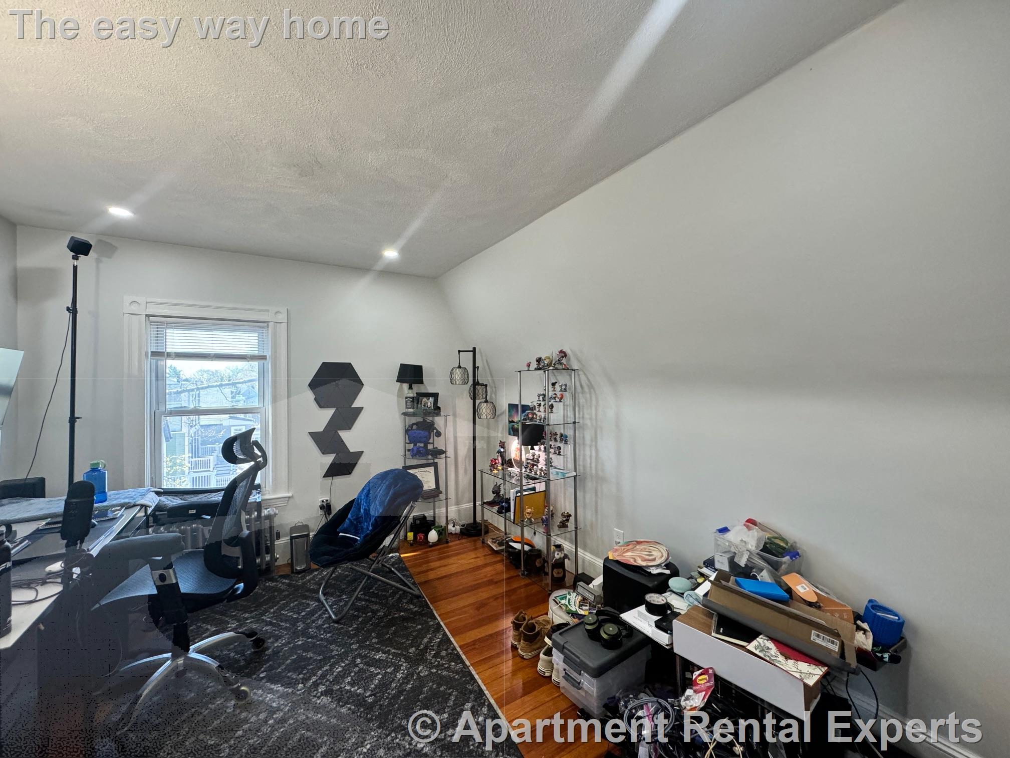 148 Willow Ave, Davis Square