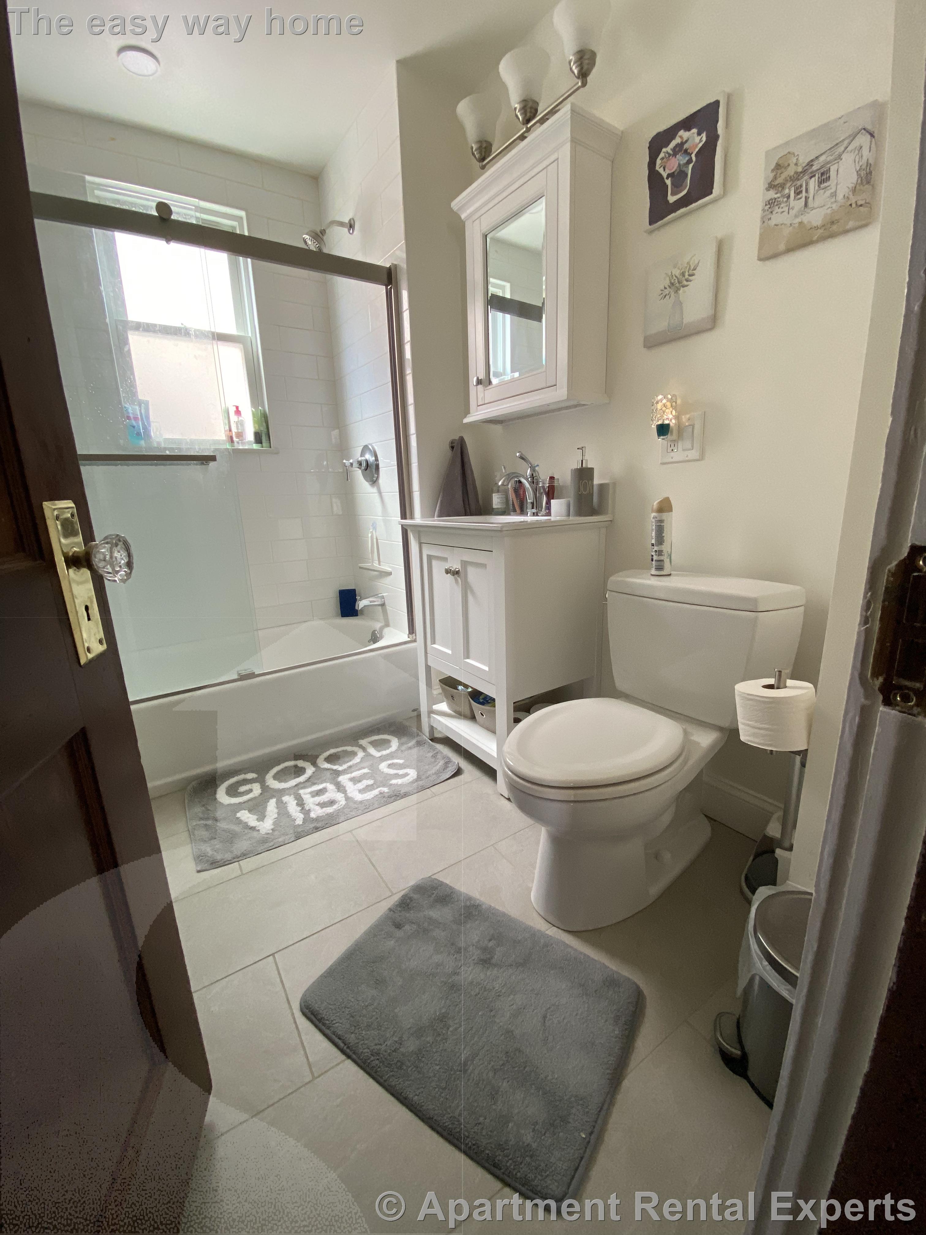 15 Clayton Ave, Magoun Square