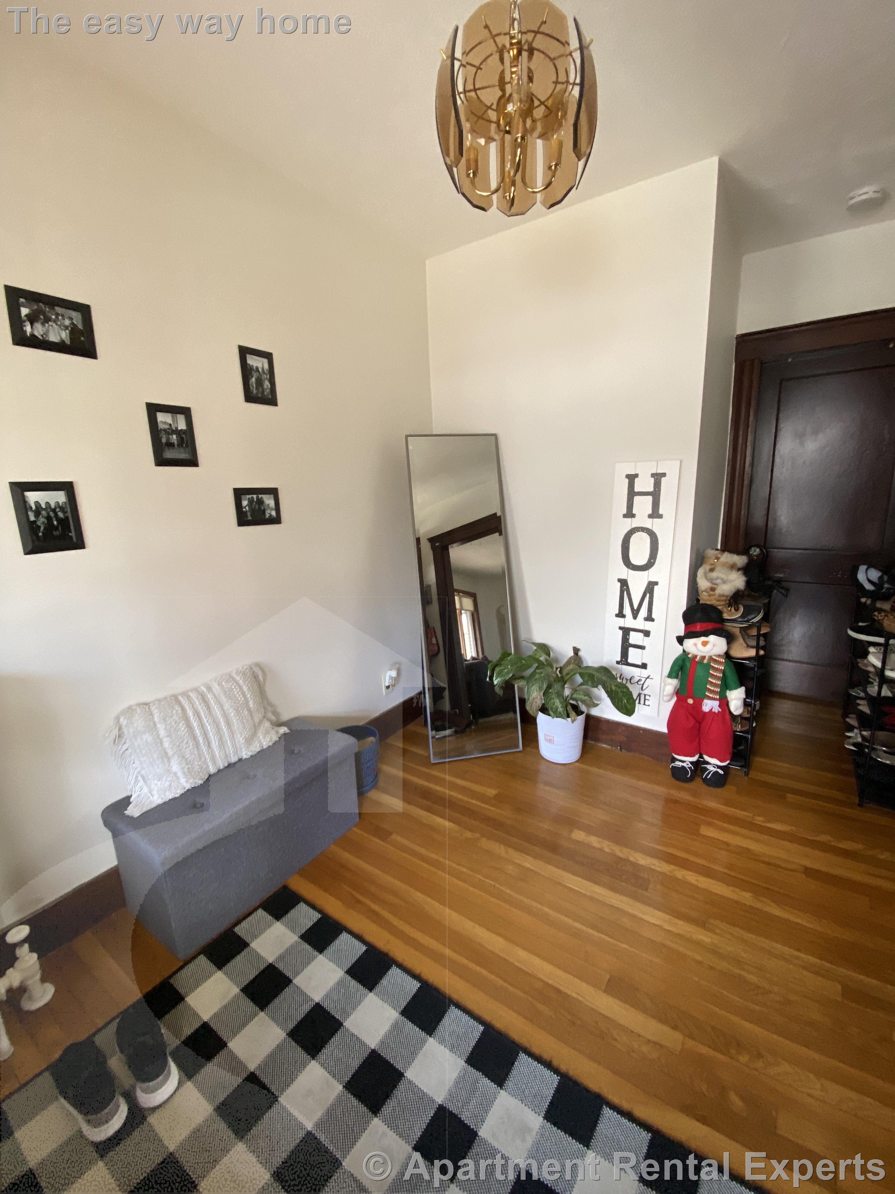 15 Clayton Ave, Magoun Square